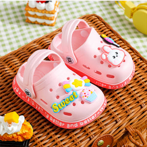Sapatos de Verão para Crianças Sandálias Buracos Sapatos de Criança Chinelos Macios Antiderrapantes Design de Desenho Animado Buracos Sapatos de Bebê Praia de Areia Para Meninos Meninas