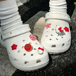Doce e Legal Conjunto Hello Kitty DIY Charms para Sapatos Acessórios de Jardim Vermelho Tomate Fivela para Tamancos Sandálias Decoração Presentes de Festa