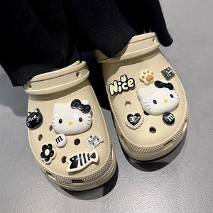 Série Preta e Branca INS Hello Kitty Gato & Peixe Charms para Sapatos Acessórios Sandálias Femininas Fivela Decorativa Presentes para Festa ﻿