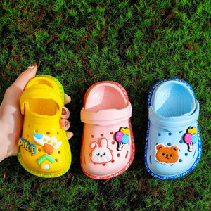 Sapatos de Verão para Crianças Sandálias Buracos Sapatos de Criança Chinelos Macios Antiderrapantes Design de Desenho Animado Buracos Sapatos de Bebê Praia de Areia Para Meninos Meninas