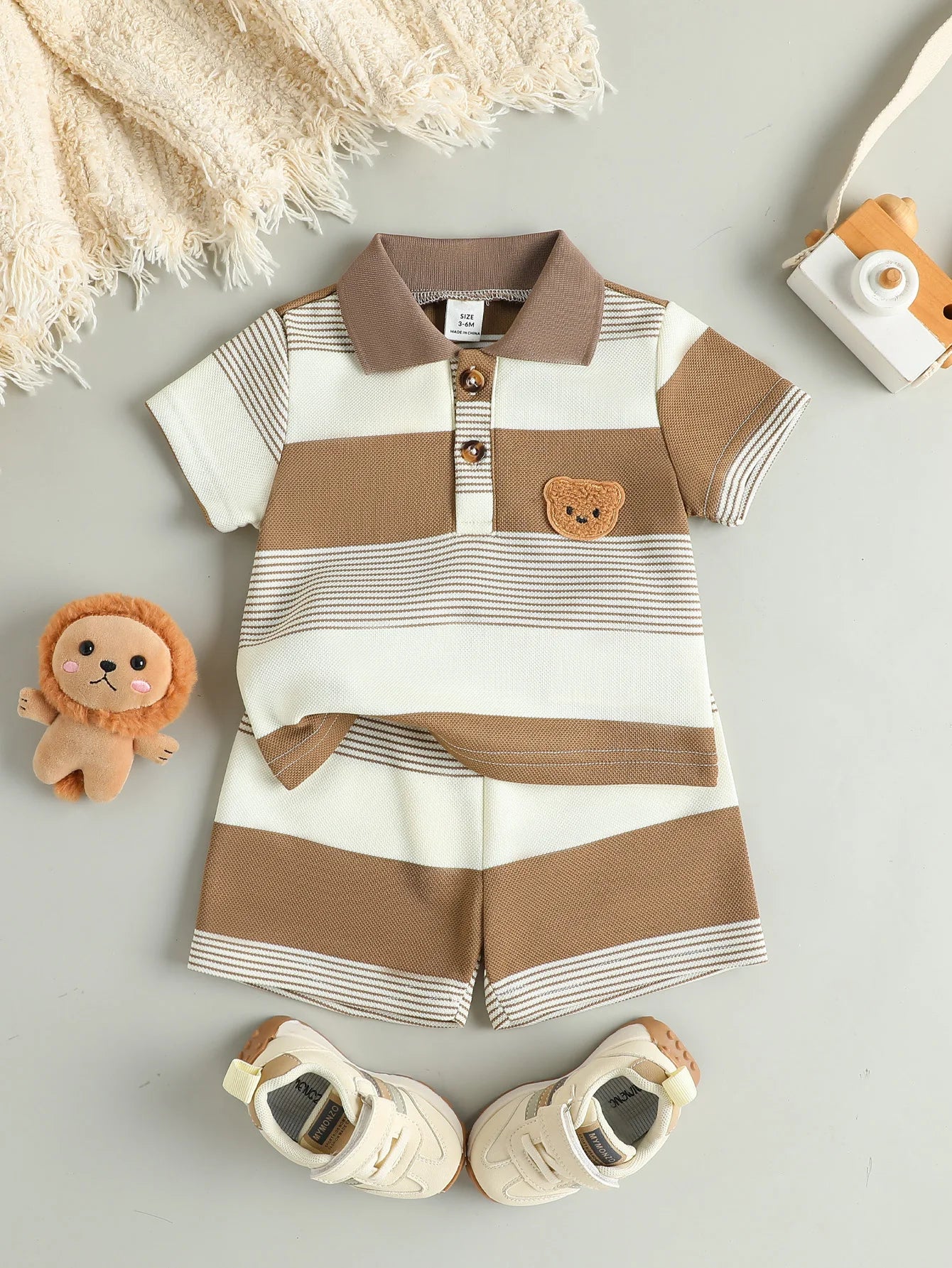 Conjunto de Verão para Crianças: Camiseta Curta Listrada com Estampa de Urso de Pelúcia e Calças Curtas para Meninos, Conjunto Casual Esportivo de Duas Peças