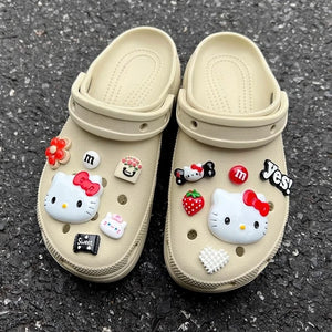 Série Preta e Branca INS Hello Kitty Gato & Peixe Charms para Sapatos Acessórios Sandálias Femininas Fivela Decorativa Presentes para Festa ﻿