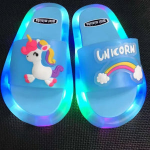 Chinelos para Crianças Meninos Meninas Chinelos de Animais de Desenho Animado Unicórnio Impressões Sapatos Iluminados Moda Sapatos Fofos Banheiro Chinelos para Crianças Pequenos