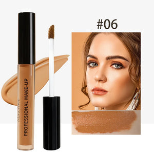 Caneta líquida corretiva cobre e modifica manchas, marcas de acne, maquiagem facial e ilumina o tom da pele.