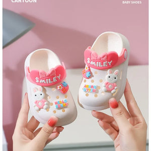 Chinelos de Bebê Sandálias Mules Respiráveis para Meninos e Meninas com Sola Macia para Atividades Internas e Externas e Design Antiderrapante