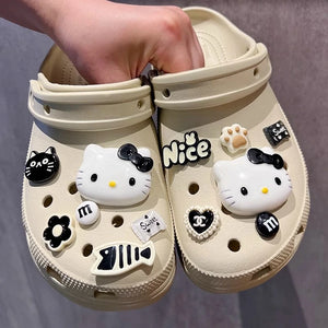 Série Preta e Branca INS Hello Kitty Gato & Peixe Charms para Sapatos Acessórios Sandálias Femininas Fivela Decorativa Presentes para Festa ﻿