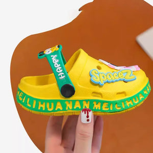 Sapatos  Crianças  Sandálias de Bebê de Cartoon com Solado Macio – Sandálias Infantis Ultra-Leves e Antiderrapantes com Ponta Fechada para Meninos e Meninas na Praia