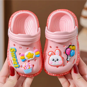 Sapatos de Verão para Crianças Sandálias Buracos Sapatos de Criança Chinelos Macios Antiderrapantes Design de Desenho Animado Buracos Sapatos de Bebê Praia de Areia Para Meninos Meninas