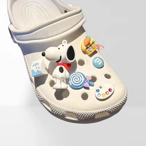 Venda Quente de Charms para Sapatos Snoopy para Tamancos 3D DIY Decorações de Fivela de Sapato de Boneca Acessórios para Sandálias Lembrancinhas e Conjunto de Presentes