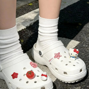 Doce e Legal Conjunto Hello Kitty DIY Charms para Sapatos Acessórios de Jardim Vermelho Tomate Fivela para Tamancos Sandálias Decoração Presentes de Festa