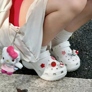 Doce e Legal Conjunto Hello Kitty DIY Charms para Sapatos Acessórios de Jardim Vermelho Tomate Fivela para Tamancos Sandálias Decoração Presentes de Festa