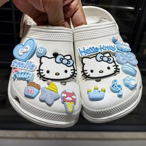 Decorações de Tamancos de Cartoon Hello Kitty DIY Série Azul, Charms de Sapatos, Fivelas, Acessórios Destacáveis para Meninas e Mulheres, Presentes de Natal