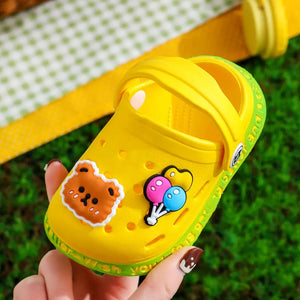 Sapatos de Verão para Crianças Sandálias Buracos Sapatos de Criança Chinelos Macios Antiderrapantes Design de Desenho Animado Buracos Sapatos de Bebê Praia de Areia Para Meninos Meninas